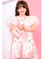 فستان معرق أبيض مع ورود أنيقة