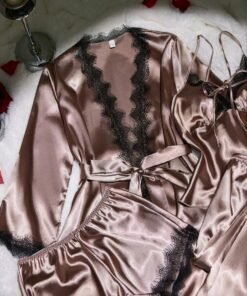 Alternative view of طقم بجامة نوم ستان مزين بالدانتيل الاسود